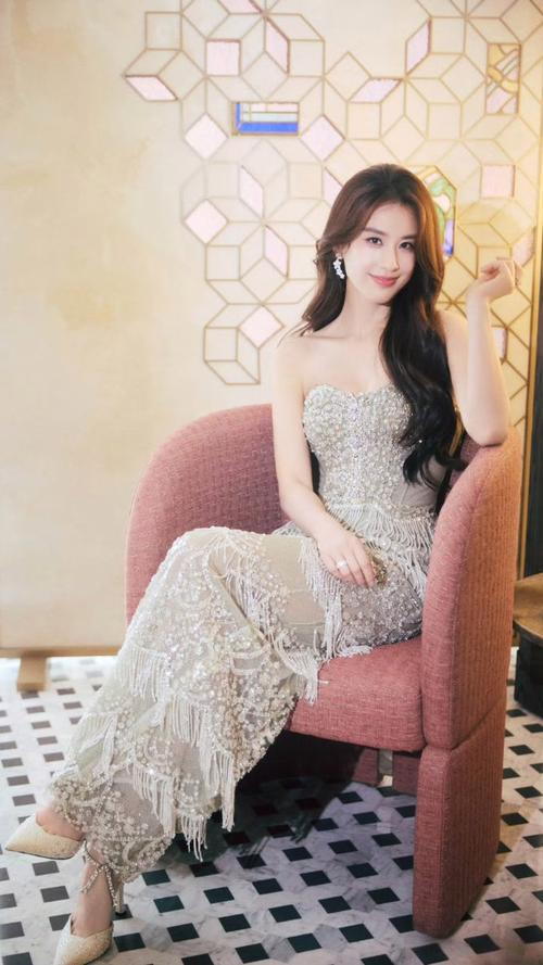 黄圣依青涩恋情曝光!贾乃亮被调侃眼光不错,女朋友个个都好看!