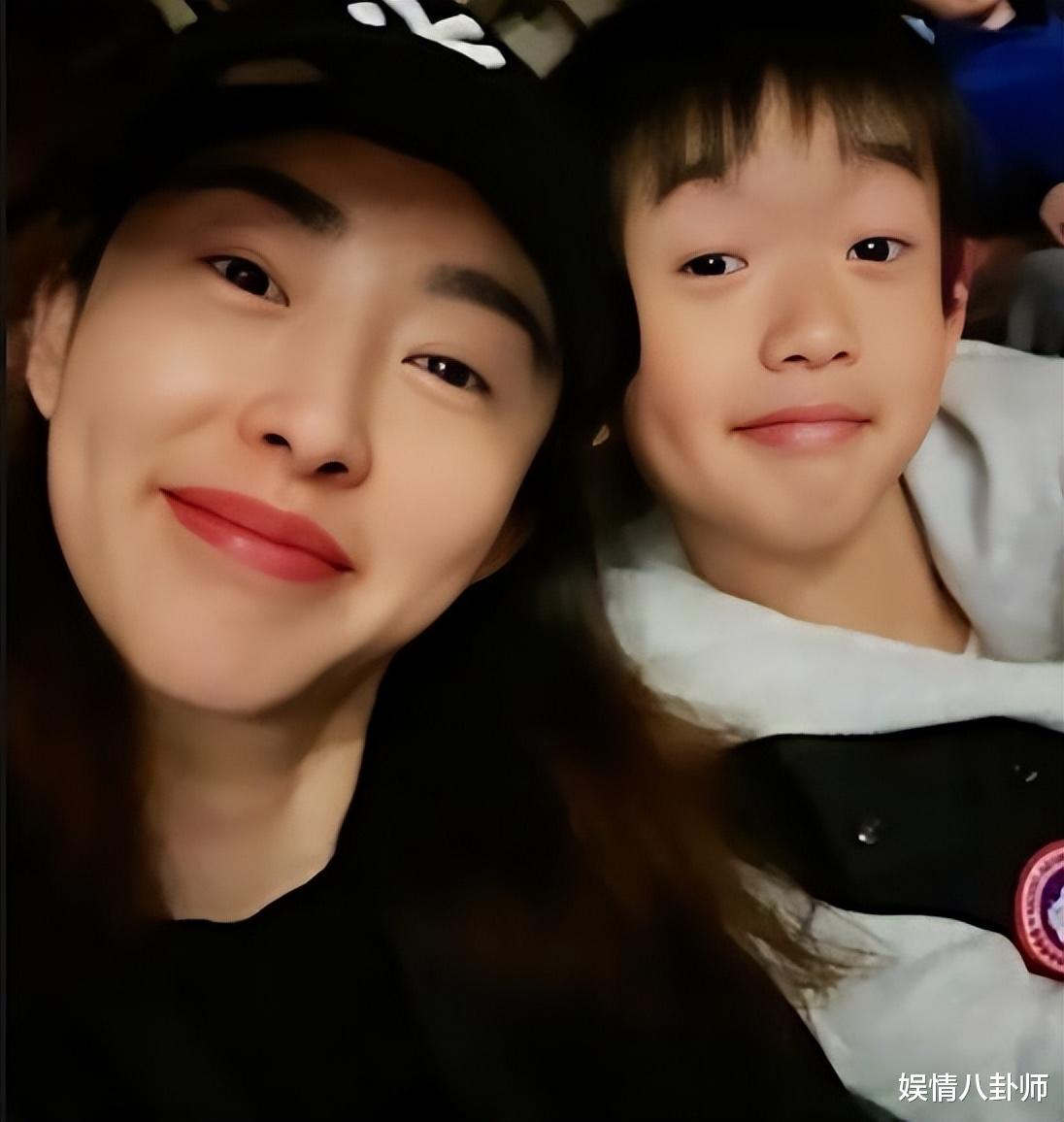 38岁网红兽兽近照曝光!颜值身材依旧在线,儿子颜值惊呆众人