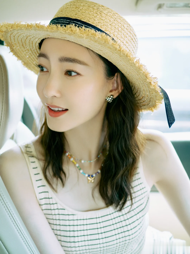 40岁王丽坤上海买房，看千万顶豪大平层，素颜穿休闲装获VIP优待