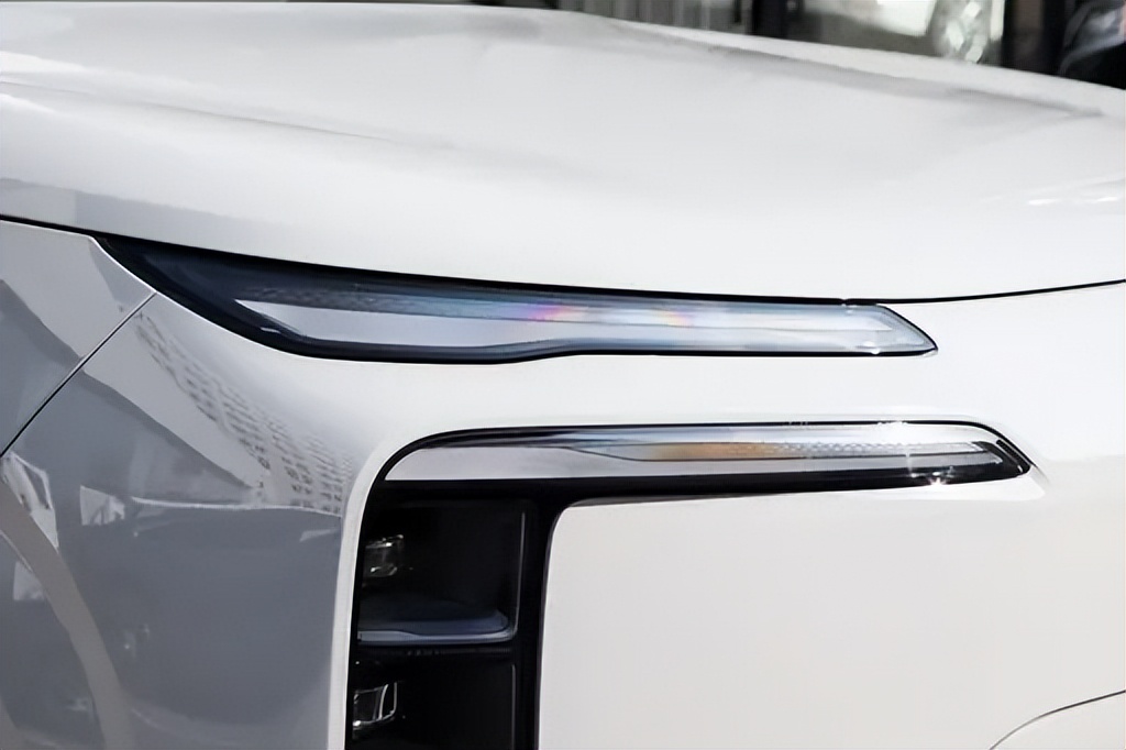 30万级家用SUV新解法：大空间、强动力、智能化一次到位