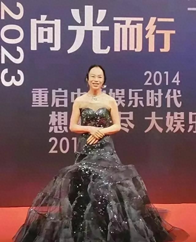 忽胖忽瘦的黄绮珊又丑回原形，中年女性求瘦求美别变成一把辛酸泪