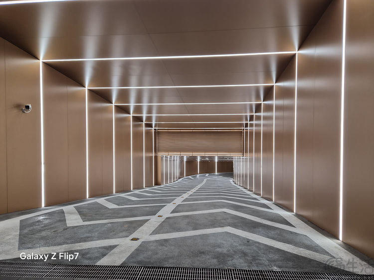 三星Galaxy Flip7评测：内涵与众不同的小折叠