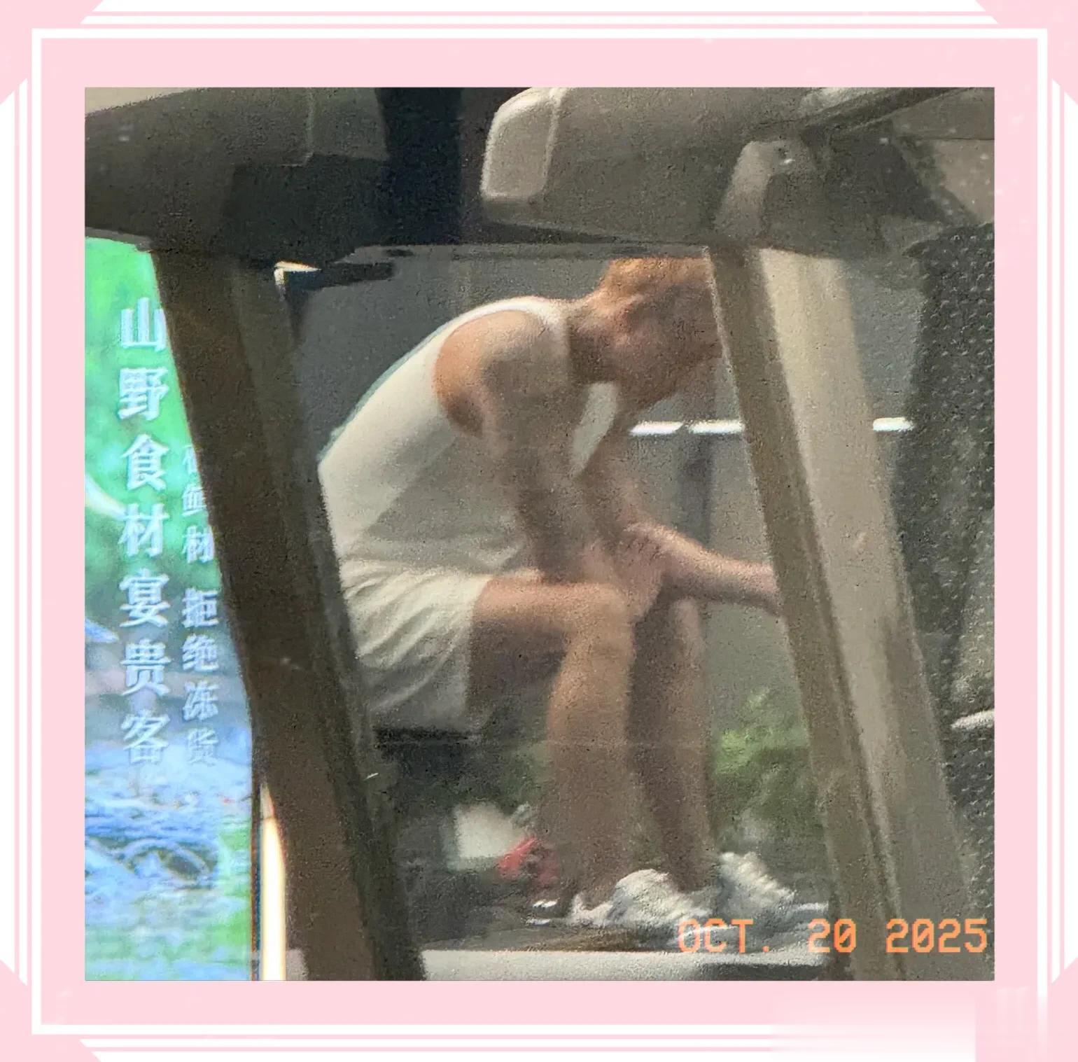 黄子韬现身健身房被偶遇，向网友点头微笑，网友：黄子韬素颜很帅