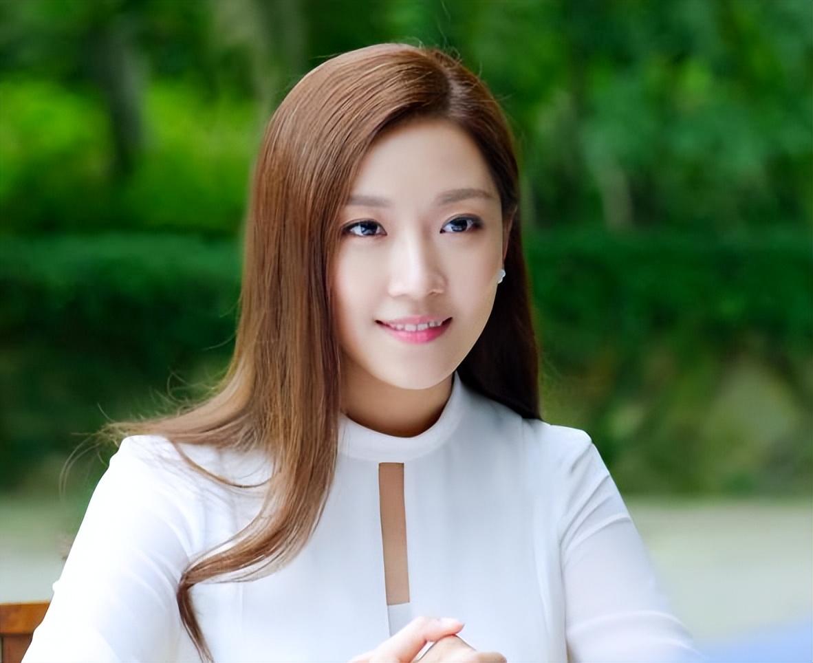 5位被名字“拖累”的女星,个个貌美如花,却有一个很拗口的名字