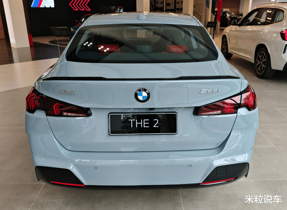 宝马上市一款加长轿跑!全系2.0T+智驾,连车门都是无框,17万级