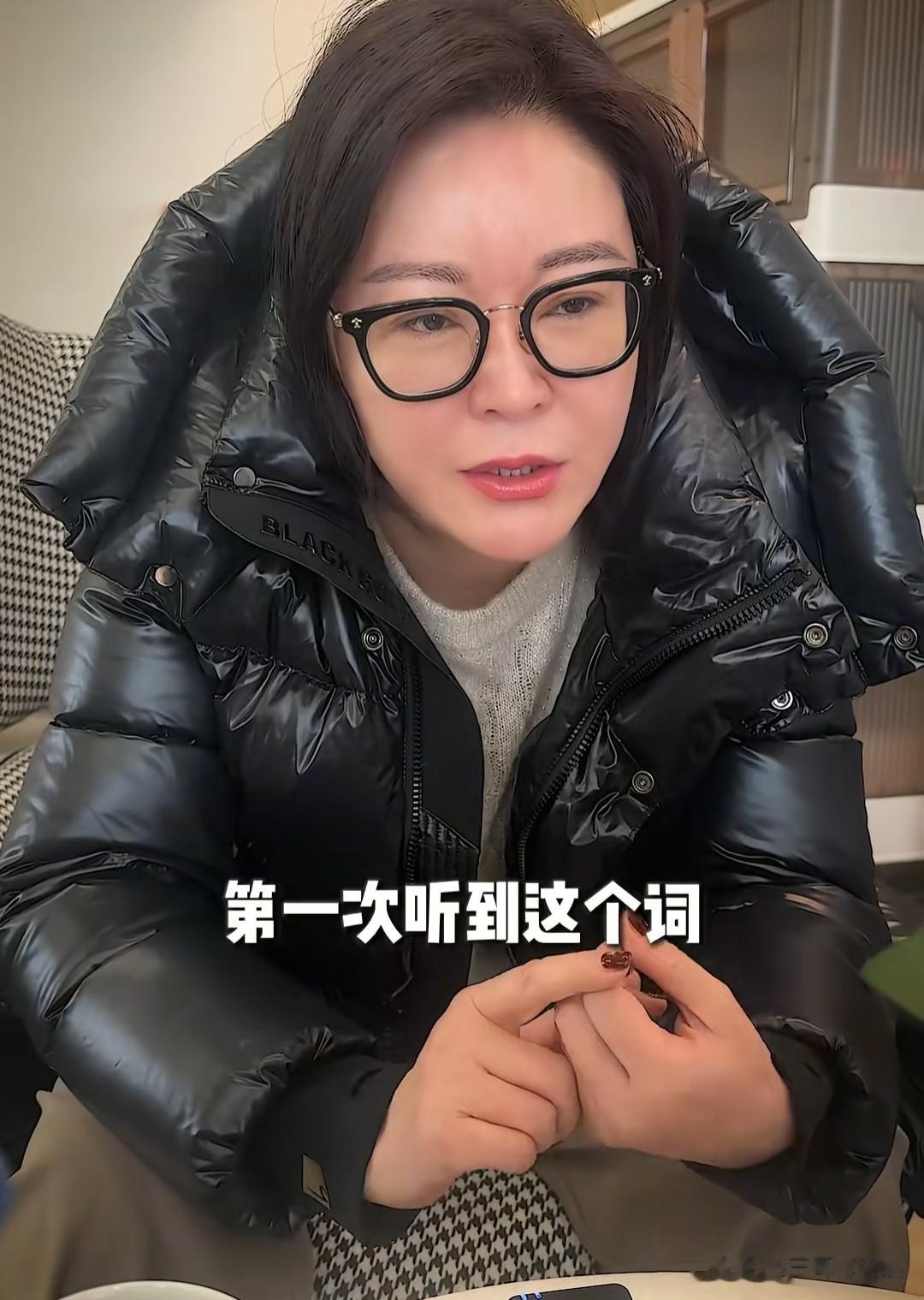 王小骞哭曝女儿进入青春叛逆期，因正食症入院治疗，自责缺少陪伴