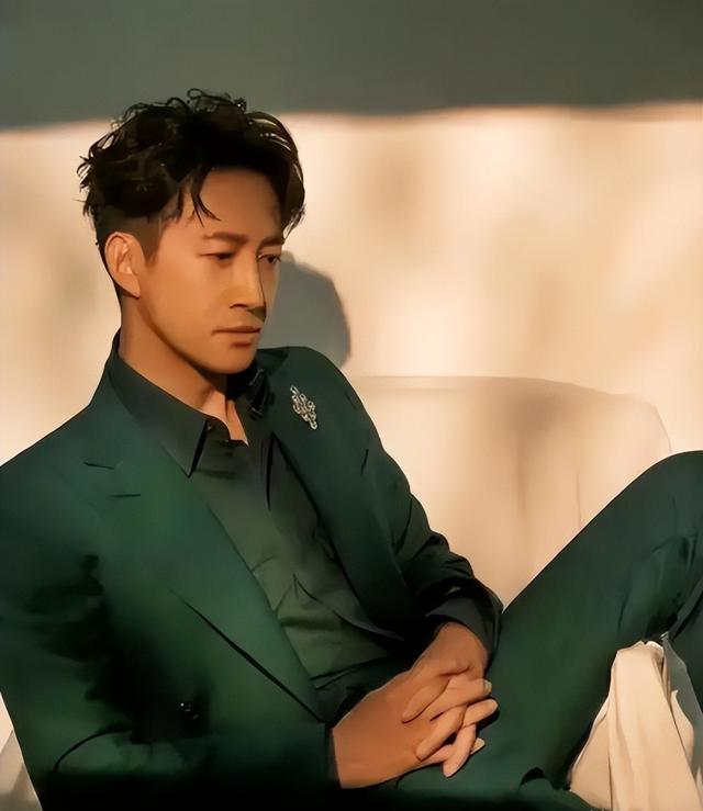 分手13年,一别两宽,蒋欣从不提王阳,如今才看懂她赢在哪