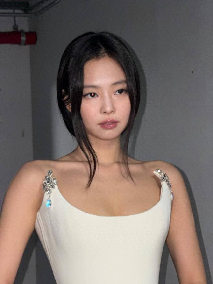 Jennie新造型更新喽