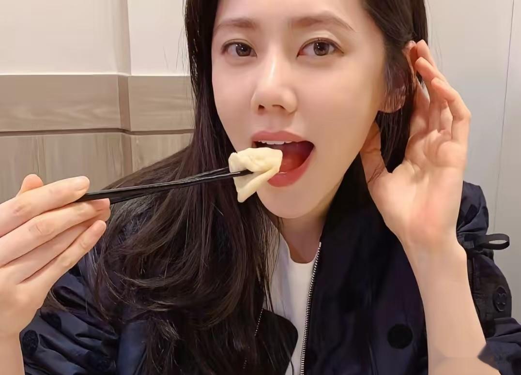 于晓光也没想到，远嫁中国8年的秋瓷炫，竟走上了另一条上坡路