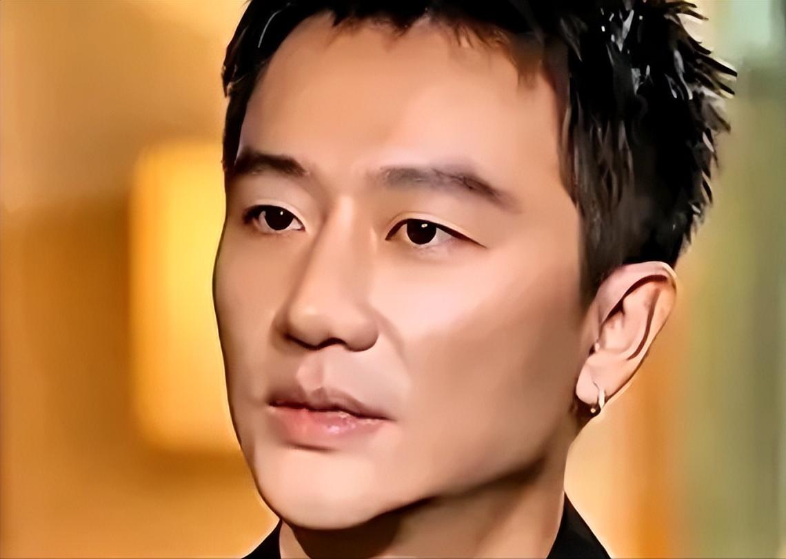 分手13年，40岁黄轩高调官宣喜讯，早已成为李倩高攀不起的存在