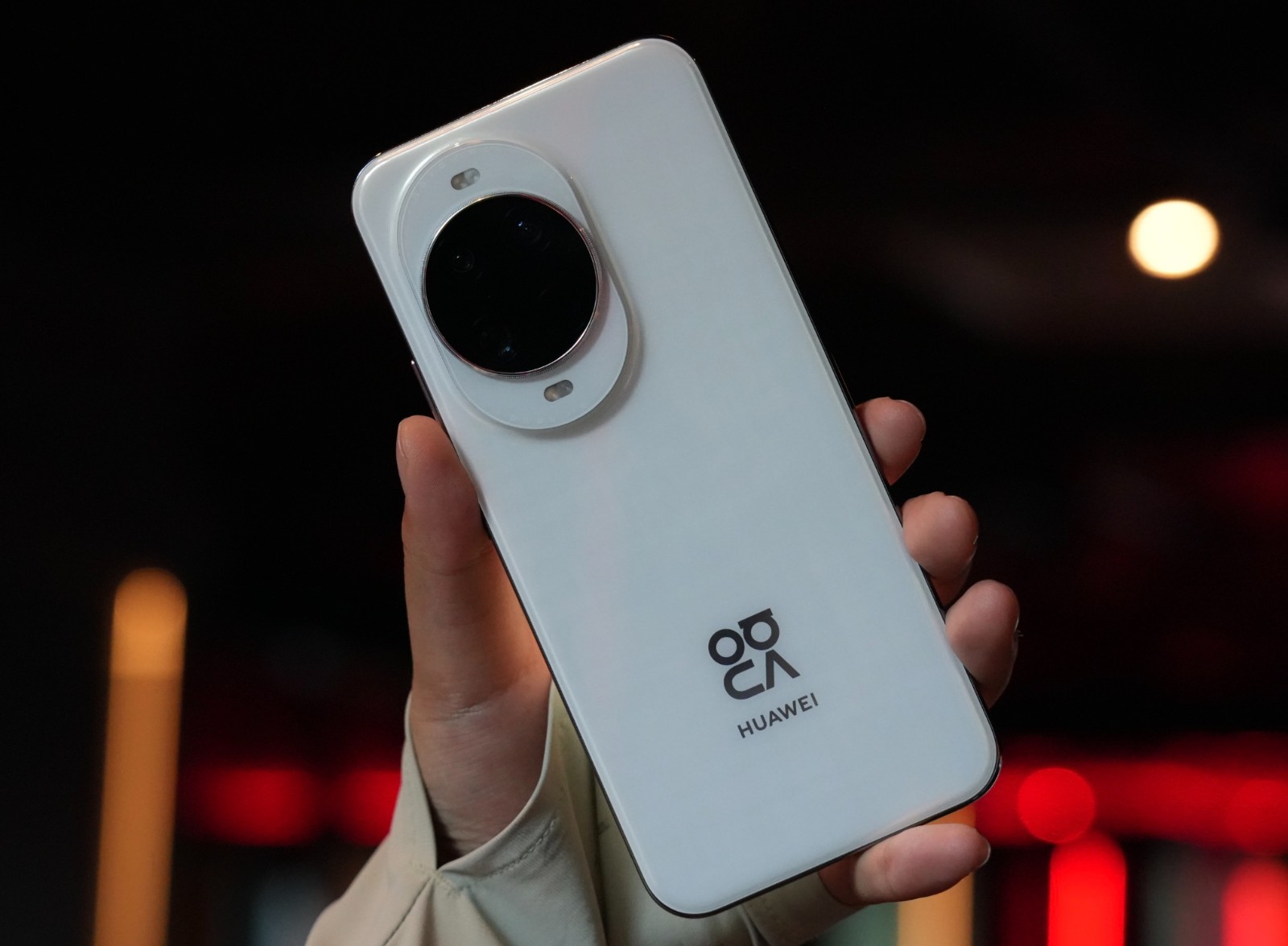 華為開啟“價格戰”，512GB+100倍變焦+雙衛星通信，低至3849元起