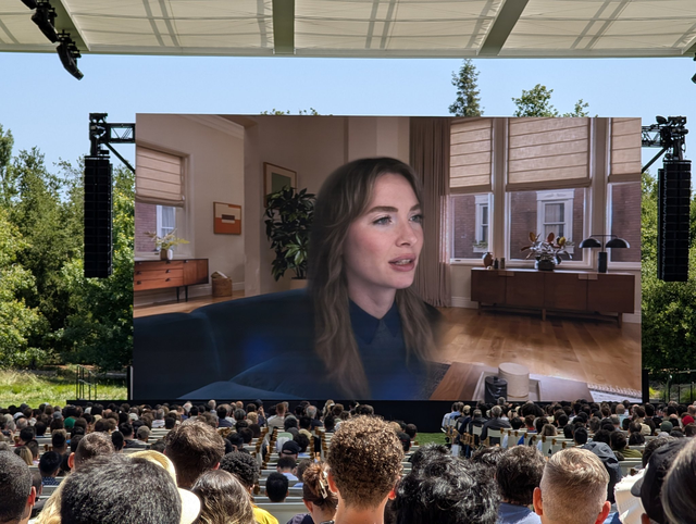 时隔十三年的全新 UI,以及更低调但随处可见的 AI| 苹果 WWDC2025 亮点汇总