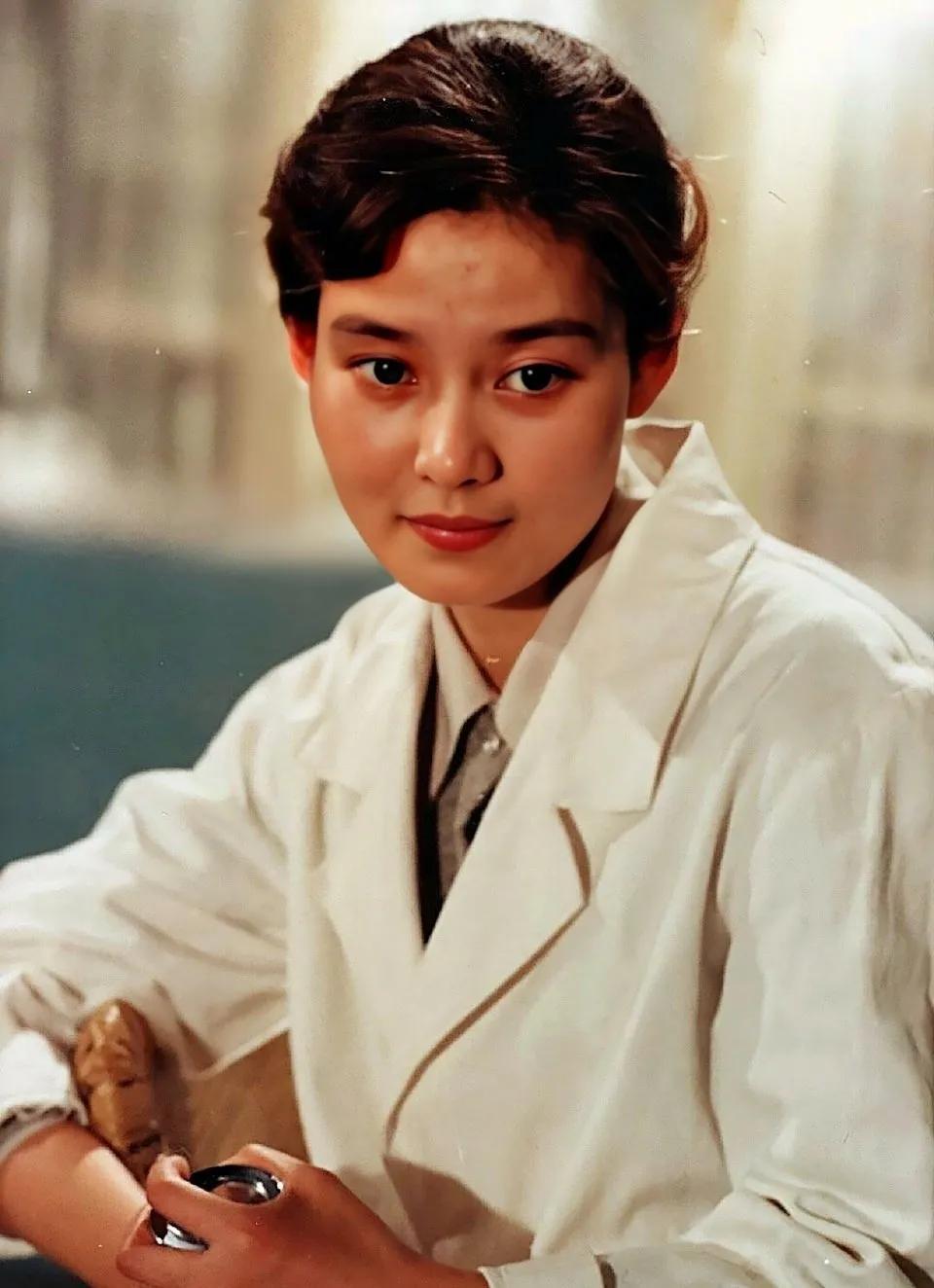 她好牛！13次夺影后，一生无儿无女，68岁却公开“表白”前夫