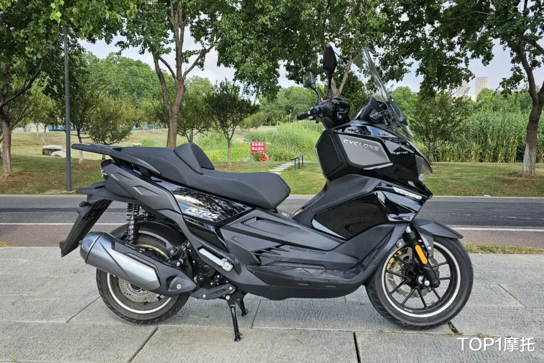 智能踏板标杆，赛科龙RT250真实测评，操控更轻更快