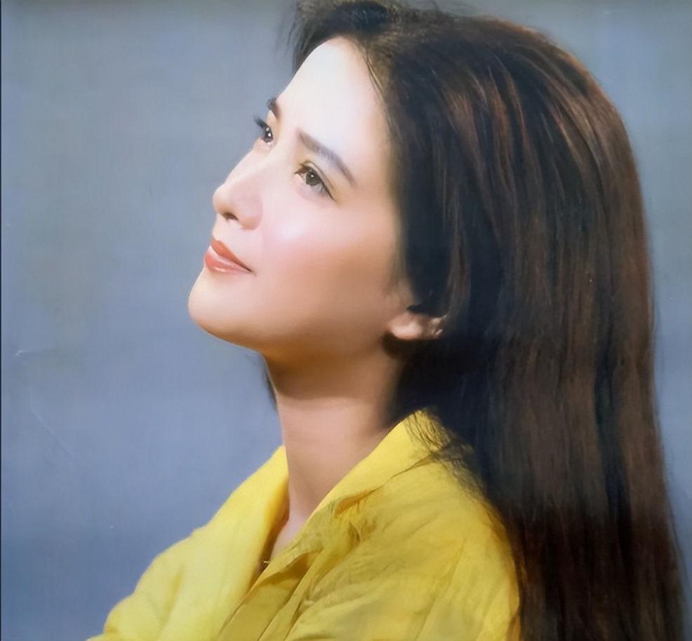 何晴病逝1天后，才发现独子名字取得暗藏深意，字字都有来头