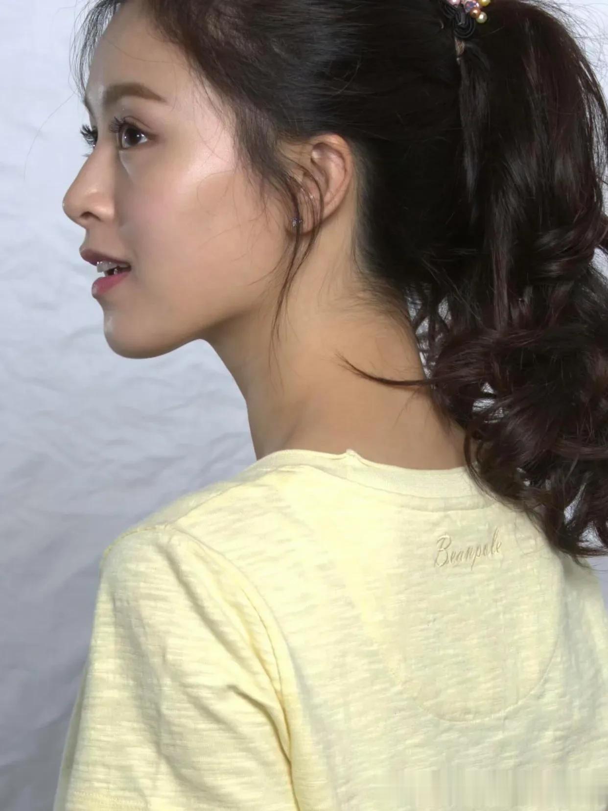 文咏珊，很好奇底妆怎么画的，当时还是很流行自然肤色的，很好看