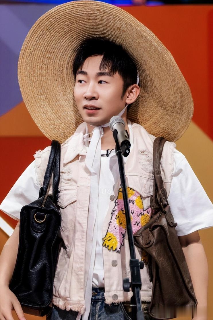 沈梦辰和杨迪在跨年发生肢体冲突？本人下场回应，婉称交情依旧