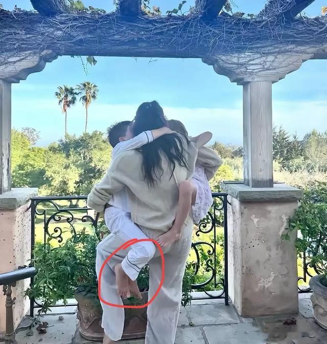 梅根发布新照：阿奇的脚成为亮点，黑人基因改变温莎基因已成定局