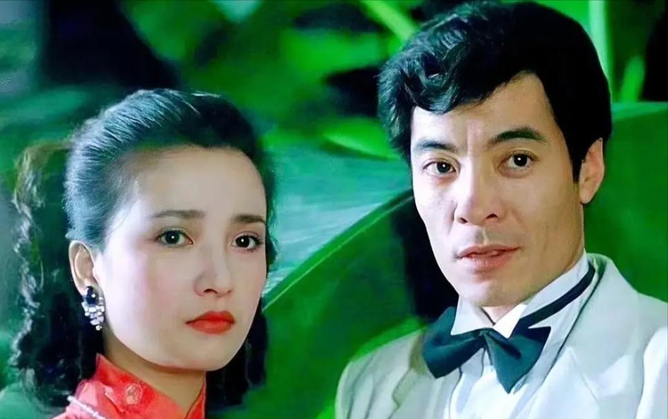 61岁何晴离世！儿子24岁，知情人爆患脑瘤多年，癌症恶化无法手术