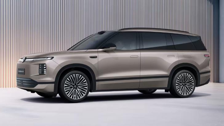 问界M9的德系平替？大众ID. ERA 9X内饰曝光，6座布局+后排大屏