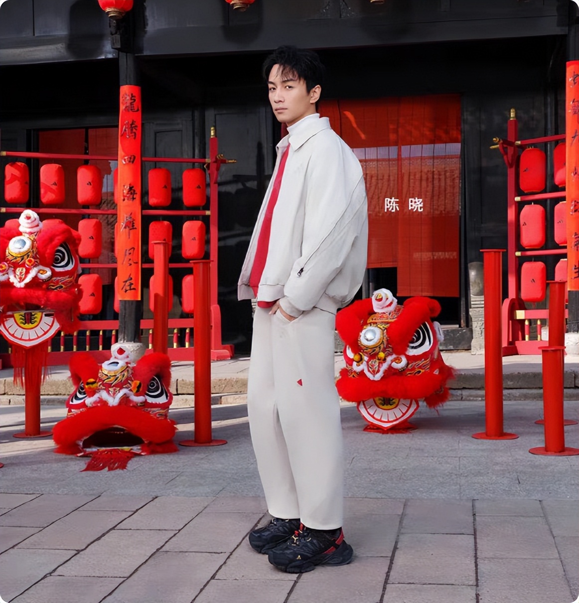 陈妍希傻眼了！想不到离婚8个月后，38岁陈晓竟依然是“抢手货”