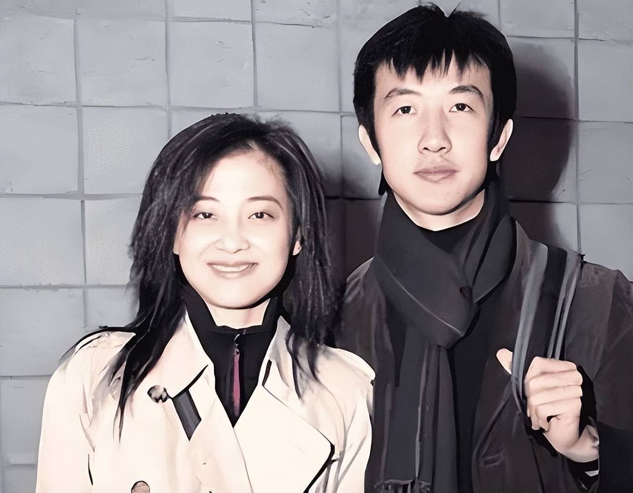 吃梅婷6年软饭,和李小冉恋爱被人砍成重伤,今和梅婷差距太大了