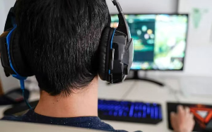 网络赌博毁掉了千万家庭，为何那些人却死不悔改？染上赌瘾真的就没救了吗？