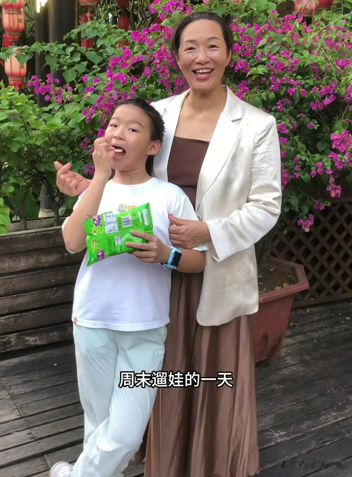 谢浩男老同学发声 许健华只喜欢做一件事 谢爸一句话避嫌 海军妈报喜