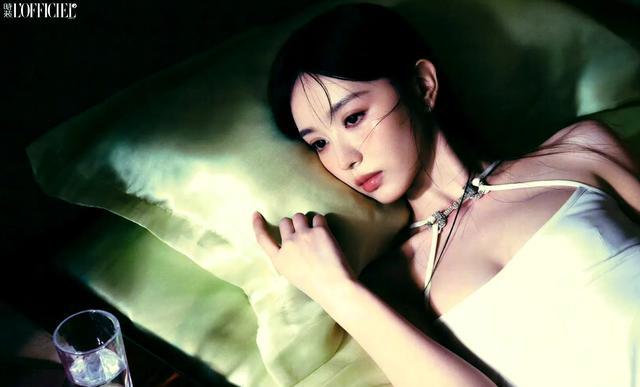 田曦薇撞刊白鹿，没了齐刘海差点认不出，但还是很美的！