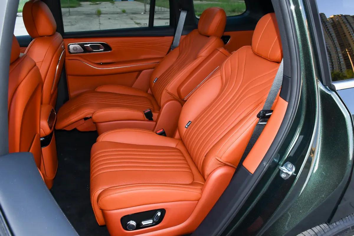 大六座SUV选购终极拷问：为何懂车的人都选深蓝S09而不是银河M9？