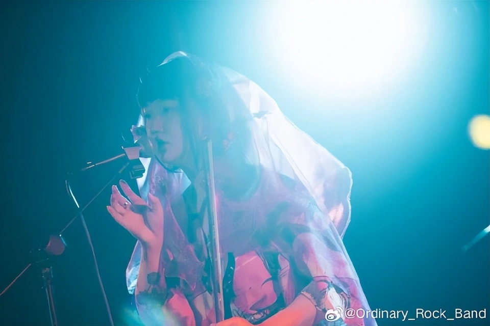 痛惜！歌手阿珍遭电动座椅夺命，抢救10小时无效，这些致命隐患你家也有