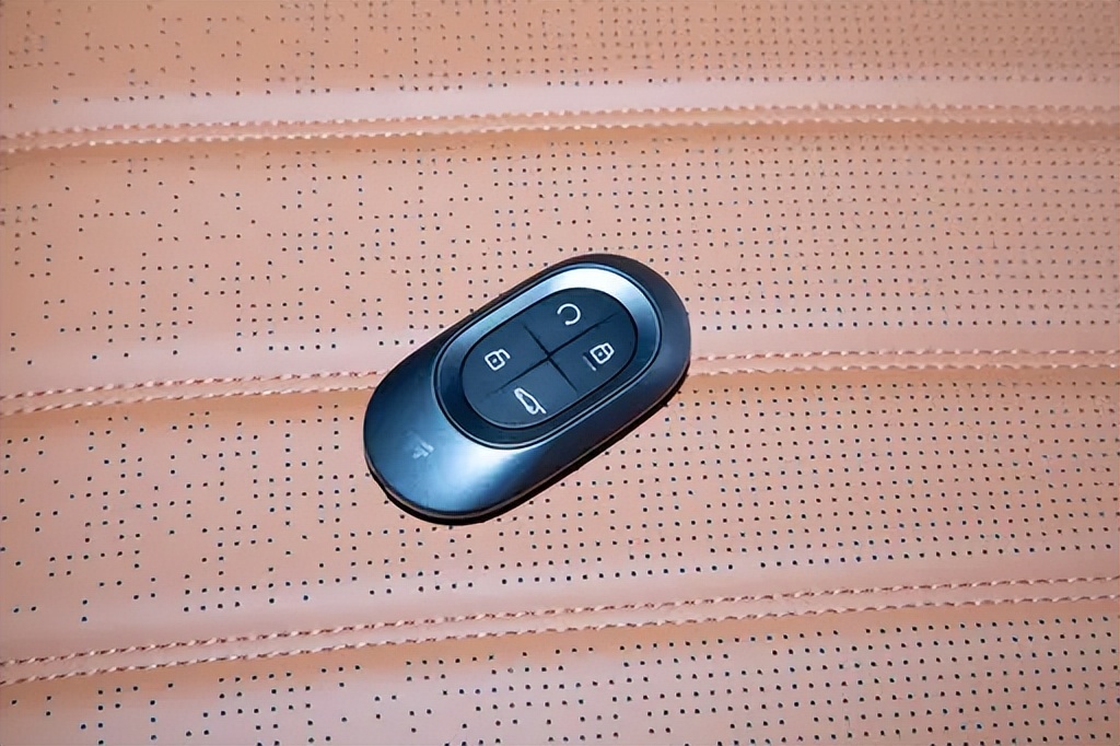 同级对比才发现，15万级插混SUV里它的综合表现太稳了