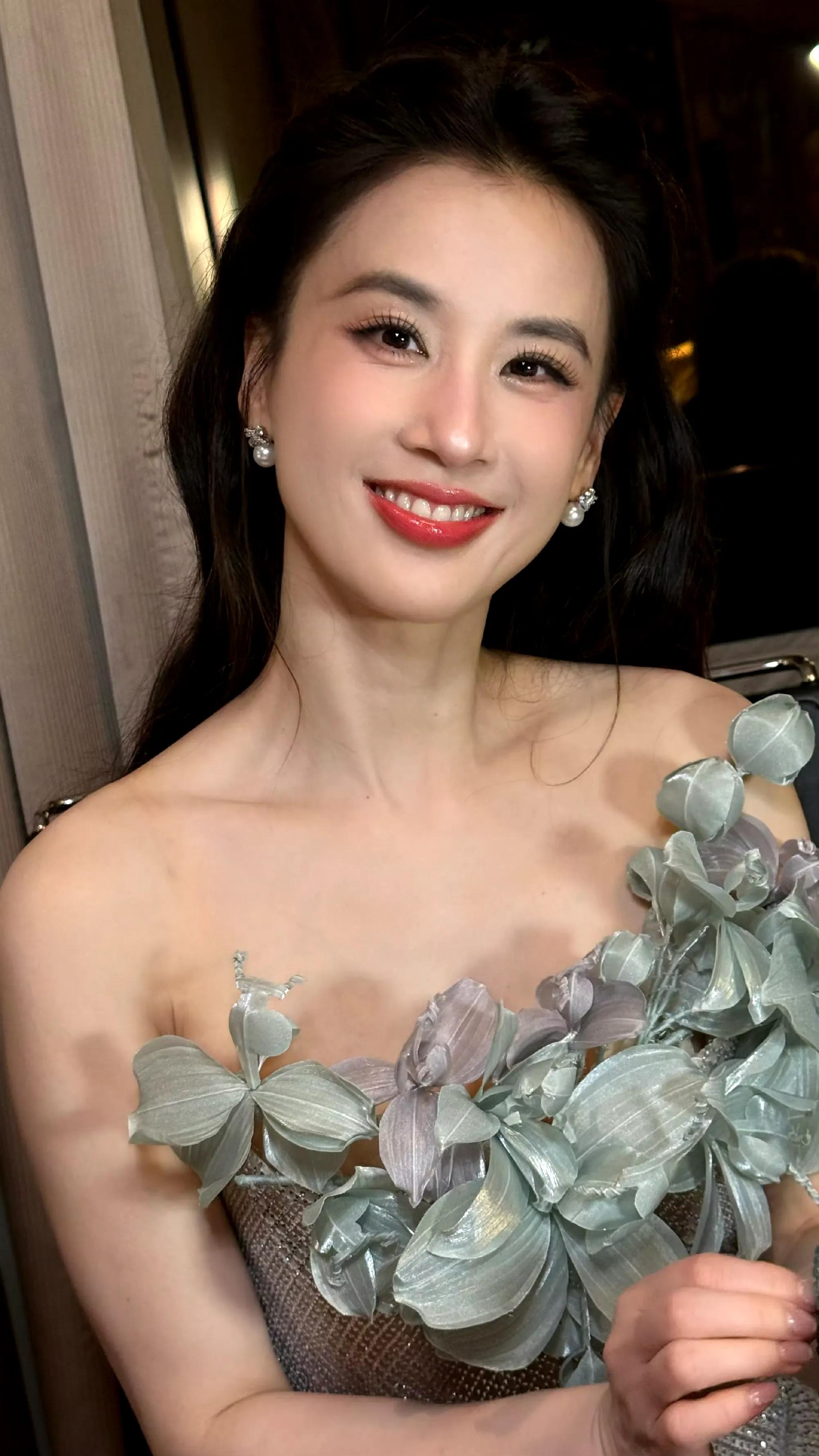 黄圣依搜狐盛典写真美图