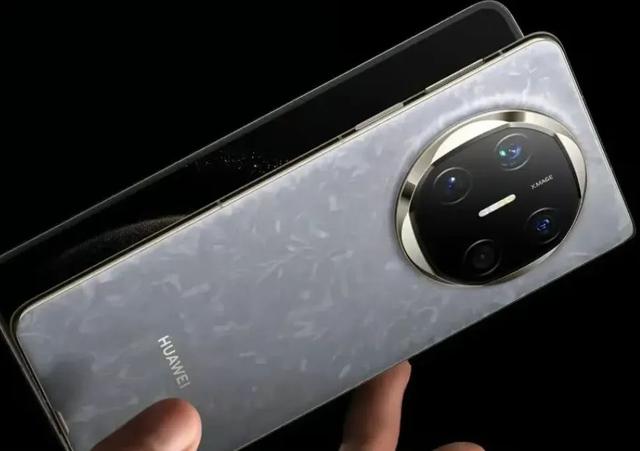 華為迭代雙折、三折工程機曝光：后置5000萬像素三攝