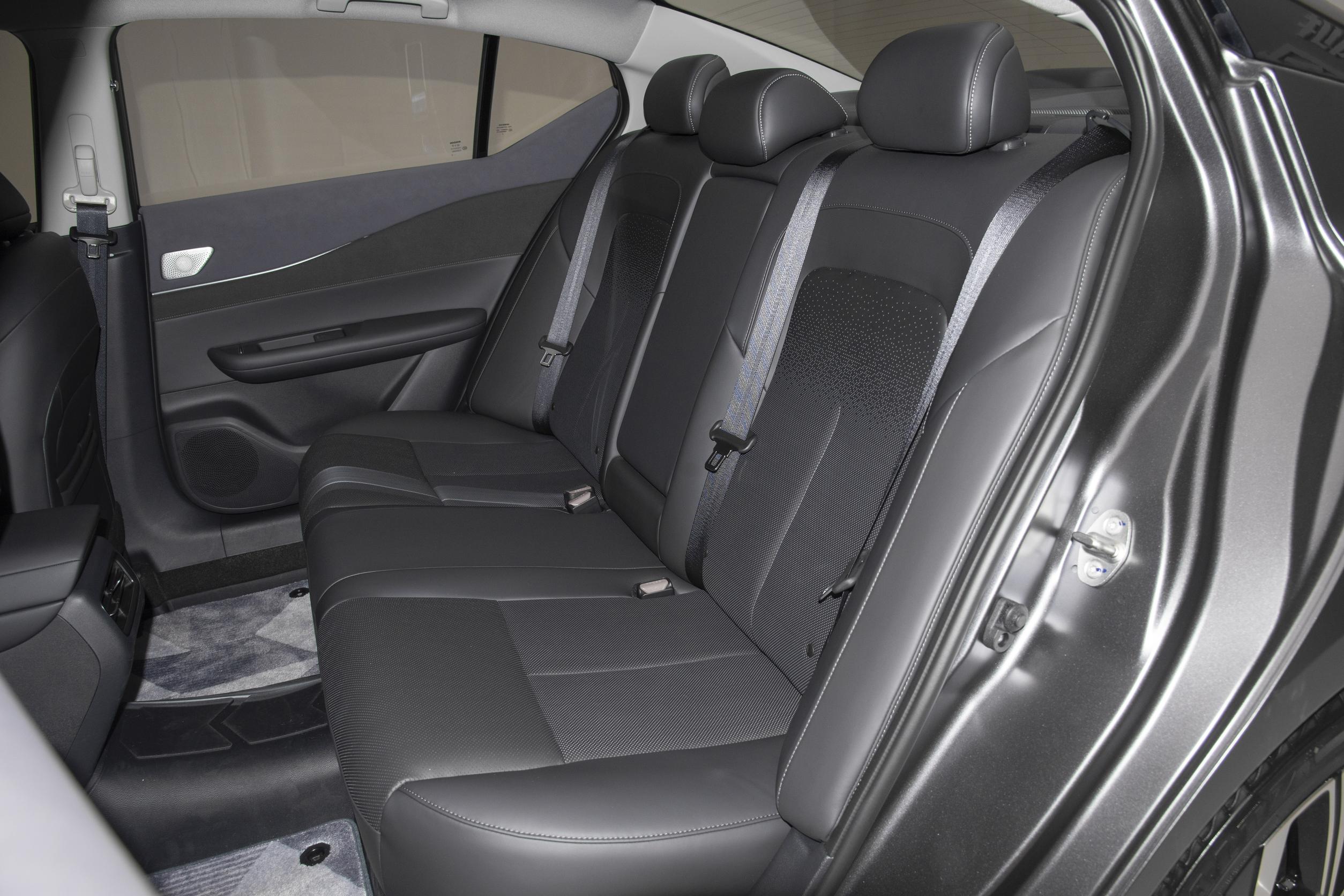 合资燃油车里的新势力，天籁·鸿蒙座舱如何做到科技与温度并存？