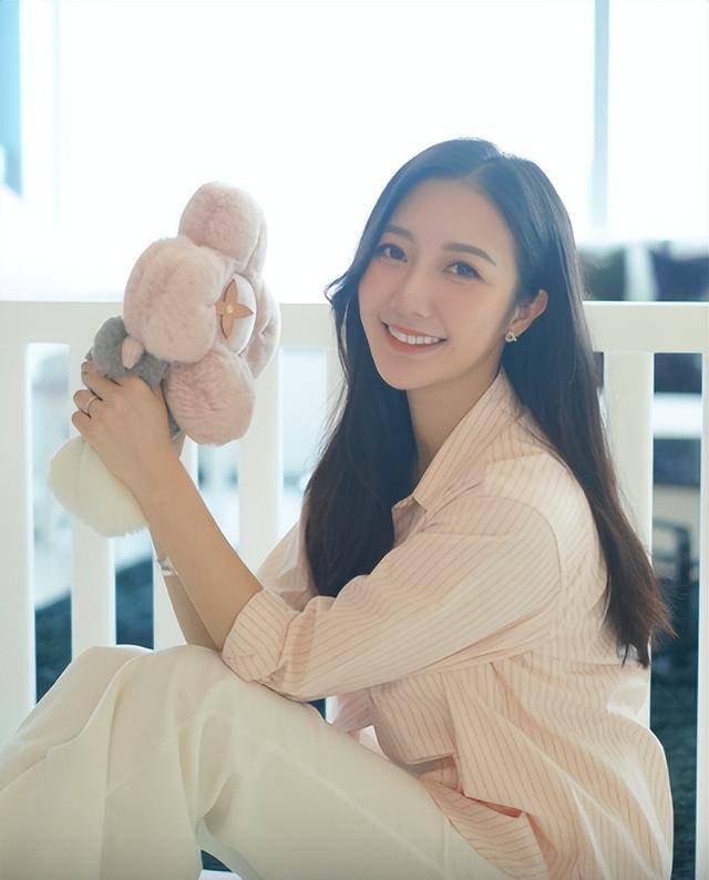 TVB花旦结婚后晒母女日常