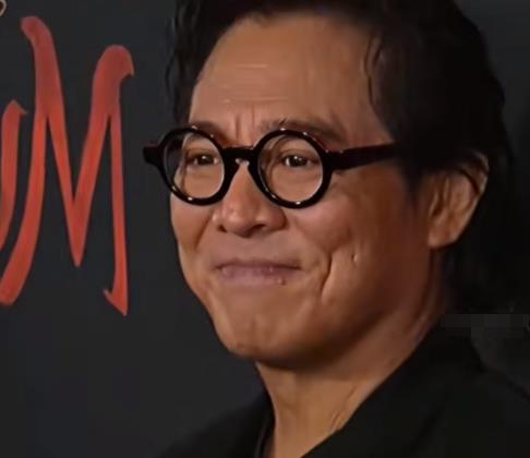 不露面不知道,一露面吓一跳!这些明星怎么突然老得连面相都变了