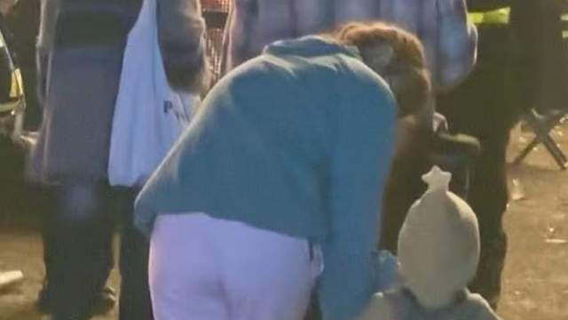 魏晨一家三口合体，妻子抱着儿子看他演唱会，小橙子个头长得真高