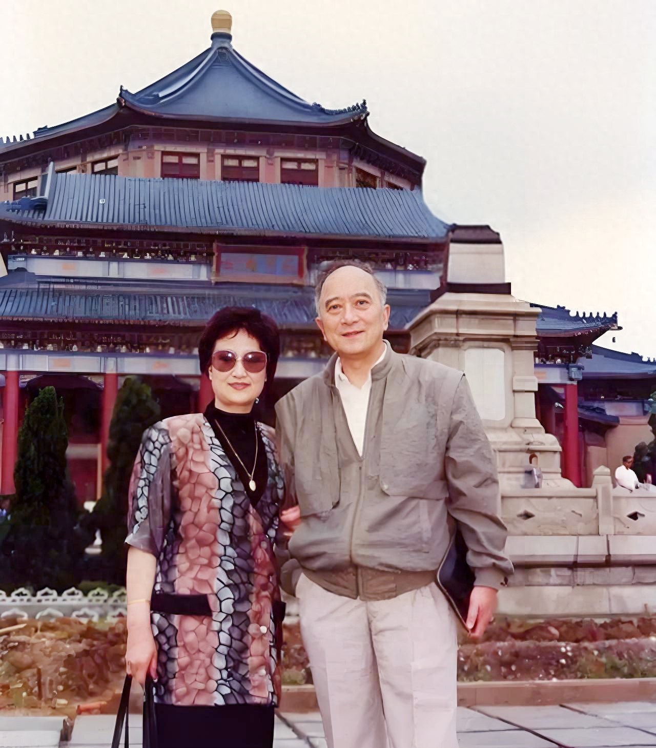 孙道临回忆往事：母亲受惊吓而死，他被演员梁波罗伤害