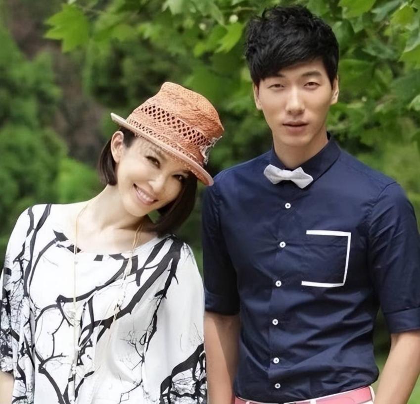 上梁不正下梁歪！张亮儿子被曝留学致女同学怀孕，曾关注“伪娘”