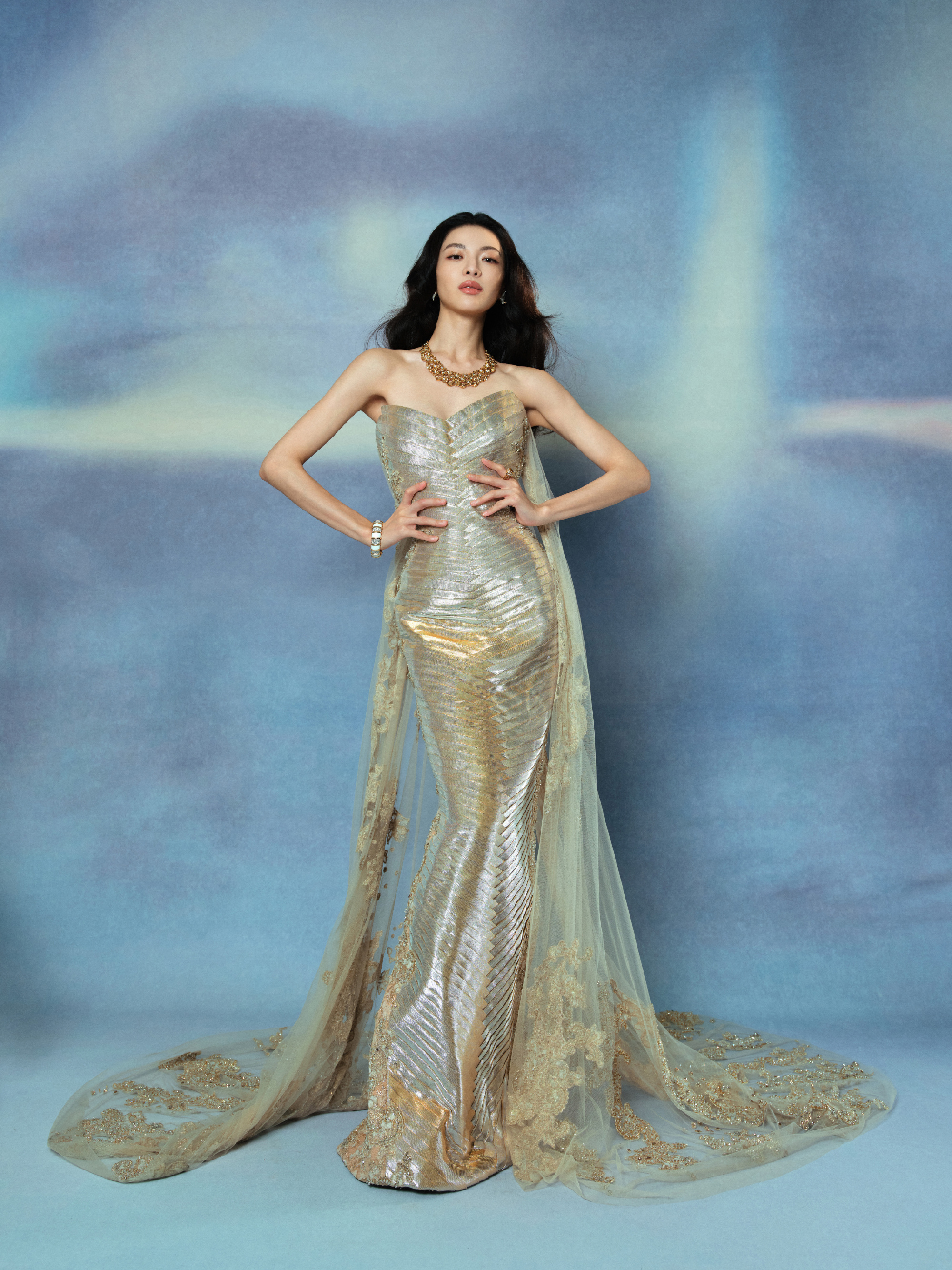 钟楚曦真的从头美到脚，不愧是性感之躯