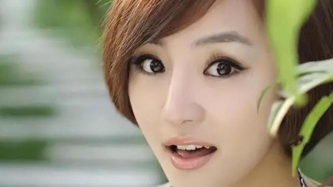 吃着中国饭砸中国锅！知名女演员公开辱华，曾被传是谢霆锋小三