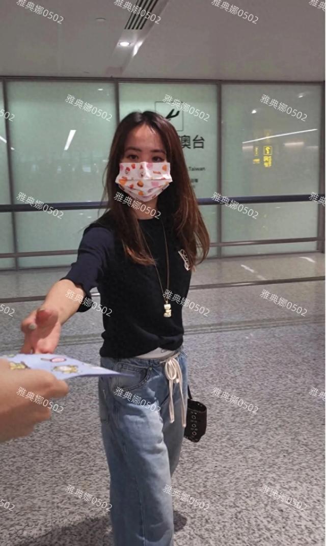 蔡依林空降上海小小身材大气场,眼睛又圆又大超有神她特别宠粉!