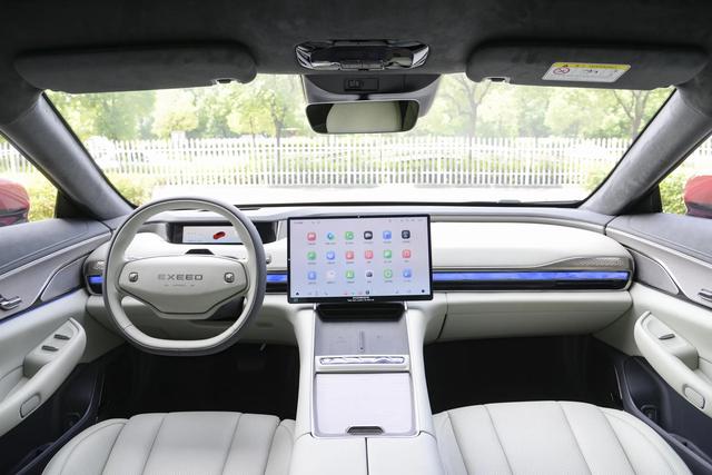 奇瑞造了辆“廉价帕梅”，长近5米，3.7秒破百+空悬，仅15.28万起