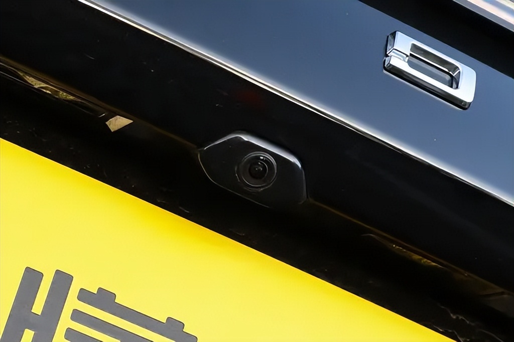 15万落地也能要性能？2.0T+8AT，6秒级加速的B级车真不多了