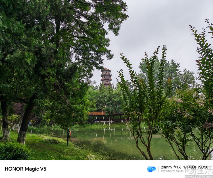 荣耀Magic V5评测:既薄又强,重新定义AI旗舰大折叠