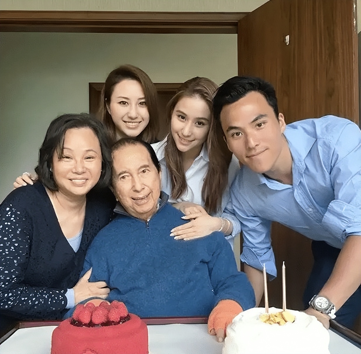 曝赌王儿子将再迎娶内地媳妇,照片曝光不输奚梦瑶,已获何家认可