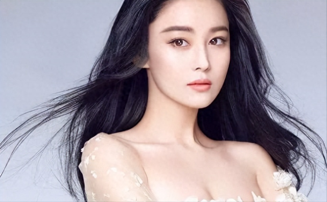 从模特到演员再到“军嫂”,张馨予不仅是长得好看