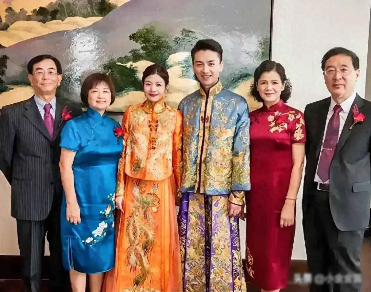 拉扯升级！知情人爆陈妍希爸爸送陈晓二手衣服，网友：太膈应