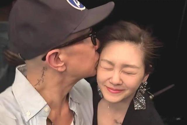 大S去世一个月，风水宝地终于找好，王伟忠还谈梦见大S:最近瘦了